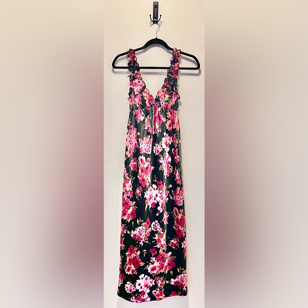 Designer Floral Dress💐- Long Length and Sleeveless (Small) **LIKE NEW!!🎁❤️**